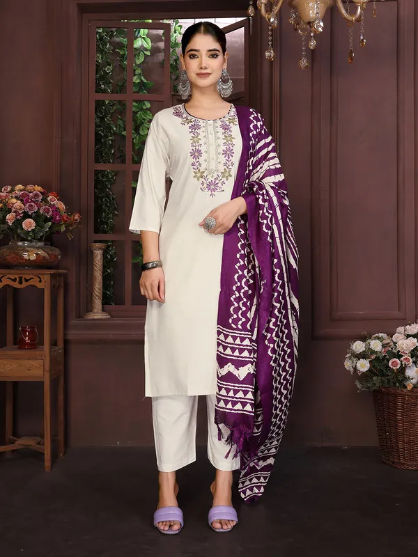 Womens_Cotton_Embroidered_Straight_Kurta_Pant_With_Dupatta