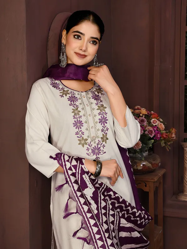 Womens_Cotton_Embroidered_Straight_Kurta_Pant_With_Dupatta