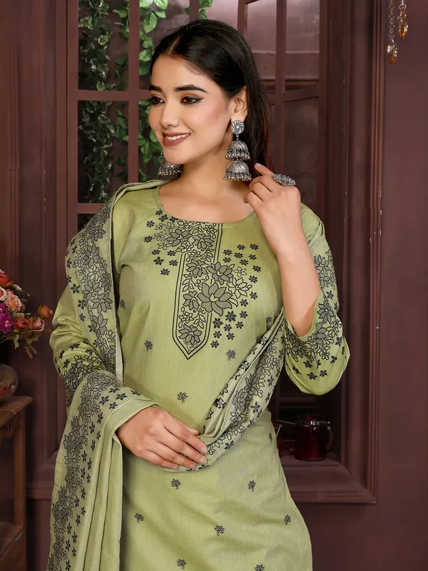 Women's_Cotton_Embroidery_design_Straight_Kurta_Pant_With_Dupatta