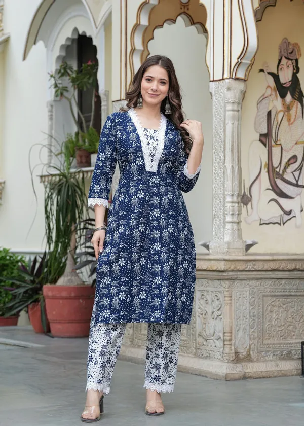 Womens_Cotton_Blend_Floral_Straight_Kurta_With_Pant