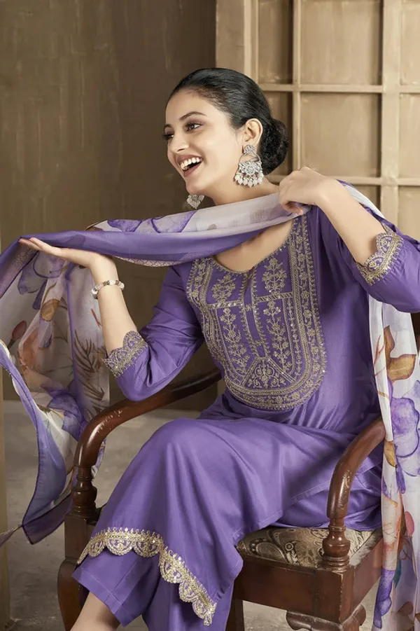 Women's_Chanderi_Embroidered_Straight_Kurta_Pant_With_Dupatta