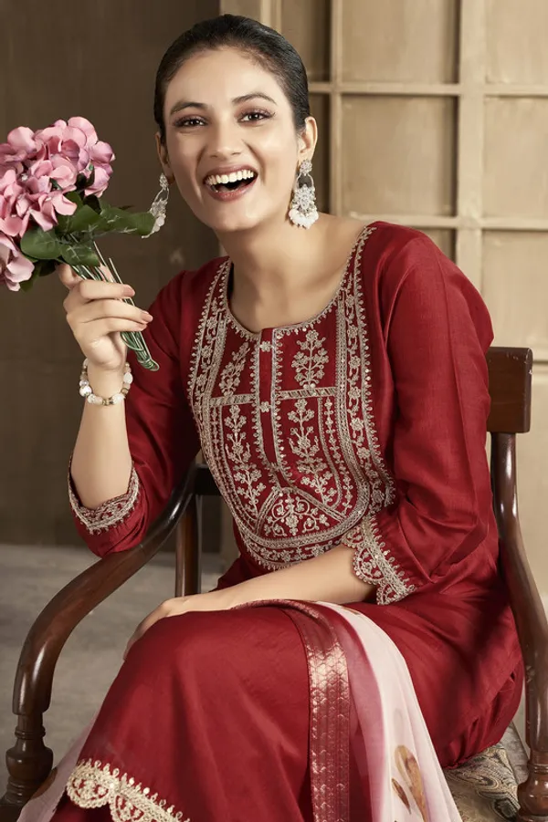 Women's_Chanderi_Embroidered_Straight_Kurta_Pant_With_Dupatta