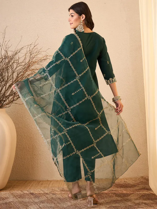 Womens_Silk_Blend_Embroidered_Straight_Kurta_Pant_With_Dupatta