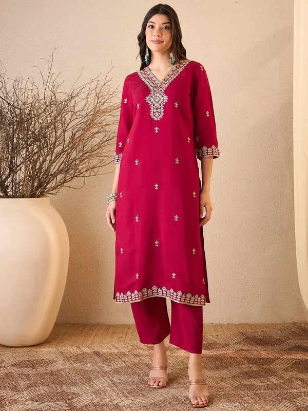 Women's_Silk_Blend_Embroidered_Straight_Kurta_Pant_With_Dupatta