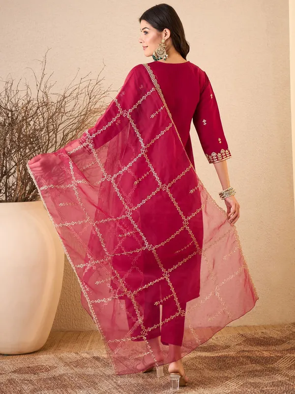 Womens_Silk_Blend_Embroidered_Straight_Kurta_Pant_With_Dupatta