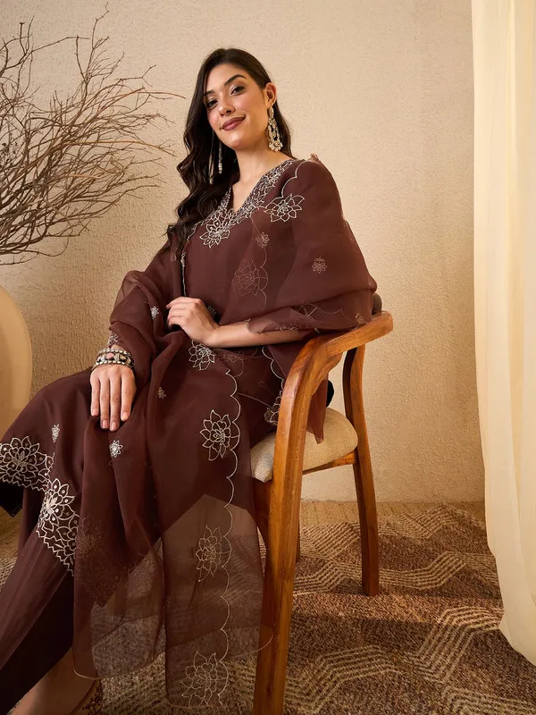 Womens_Silk_Blend_Embroidered_Straight_Kurta_Pant_With_Dupatta