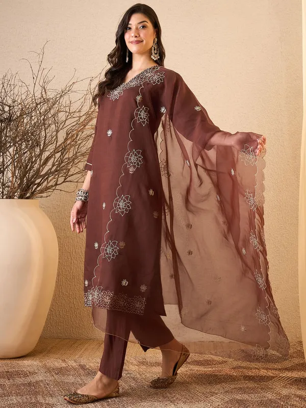 Womens_Silk_Blend_Embroidered_Straight_Kurta_Pant_With_Dupatta