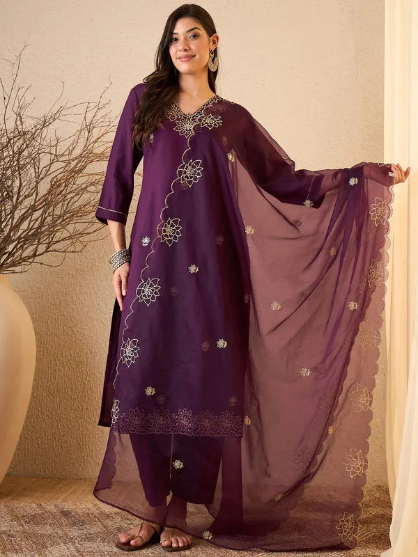 Womens_Silk_Blend_Embroidered_Straight_Kurta_Pant_With_Dupatta