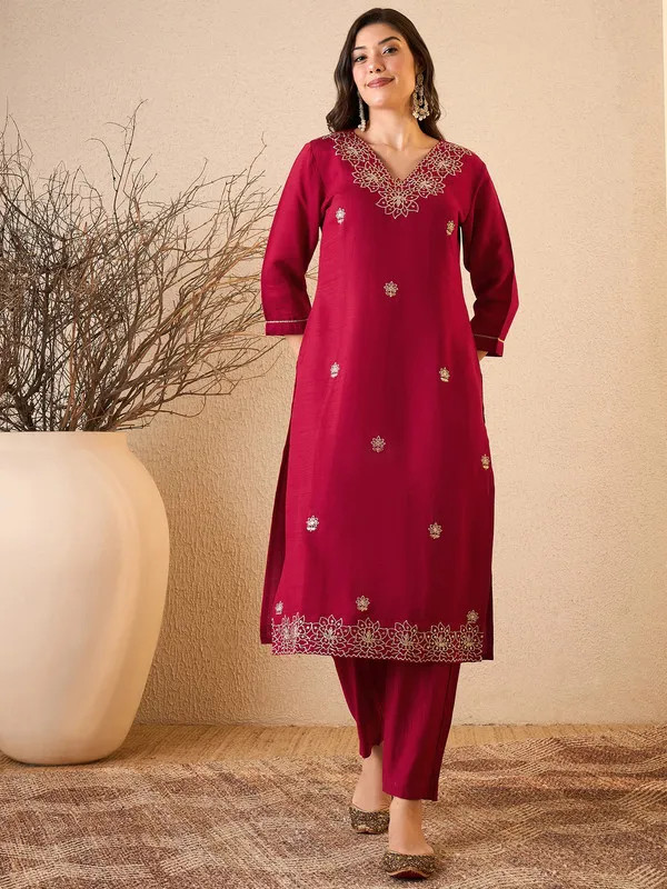 Women's_Silk_Blend_Embroidered_Straight_Kurta_Pant_With_Dupatta