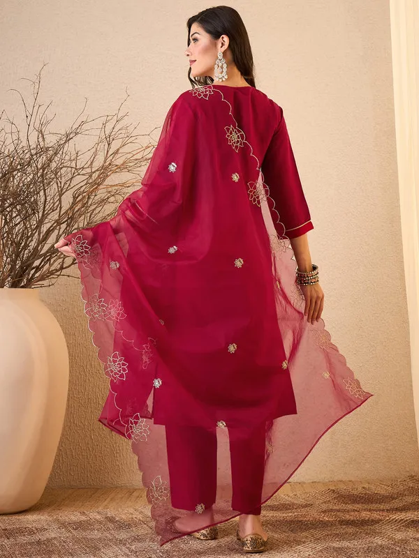 Womens_Silk_Blend_Embroidered_Straight_Kurta_Pant_With_Dupatta