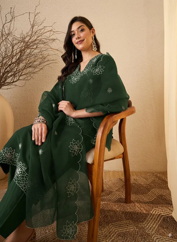 Women's_Silk_Blend_Embroidered_Straight_Kurta_Pant_With_Dupatta