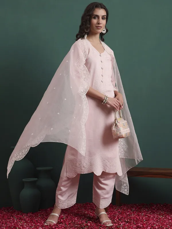 Women's_Silk_Blend_Embroidery_Straight_Kurta_Pant_With_Dupatta