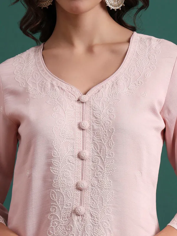 Womens_Silk_Blend_Embroidery_Straight_Kurta_Pant_With_Dupatta