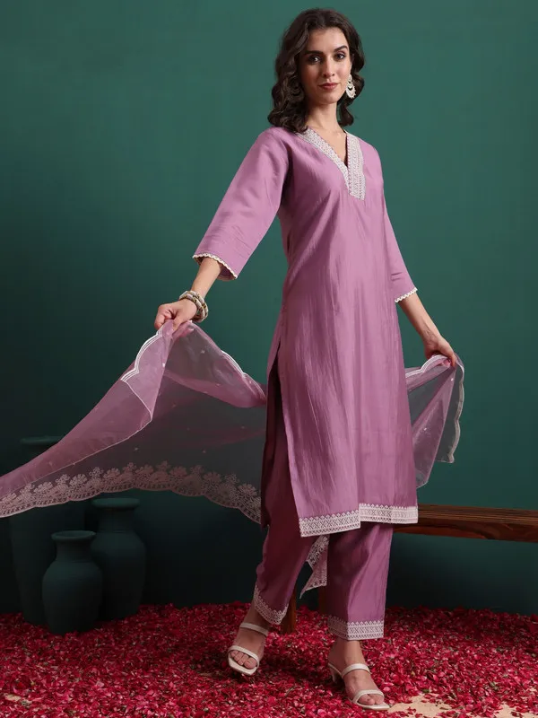 Women's_Silk_Blend_Embroidery_Straight_Kurta_Pant_With_Dupatta