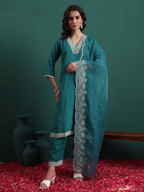Womens_Silk_Blend_Embroidery_Straight_Kurta_Pant_With_Dupatta