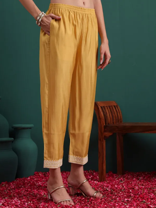Women's_Silk_Blend_Embroidery_Straight_Kurta_Pant_With_Dupatta