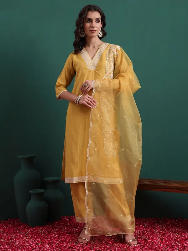 Womens_Silk_Blend_Embroidery_Straight_Kurta_Pant_With_Dupatta