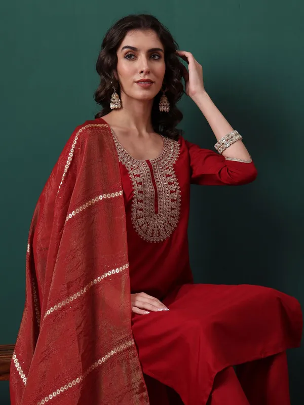 Women's_Viscose_Embroidery_Straight_Kurta_Pant_With_Dupatta