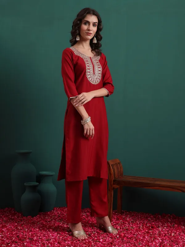 Women's_Viscose_Embroidery_Straight_Kurta_Pant_With_Dupatta