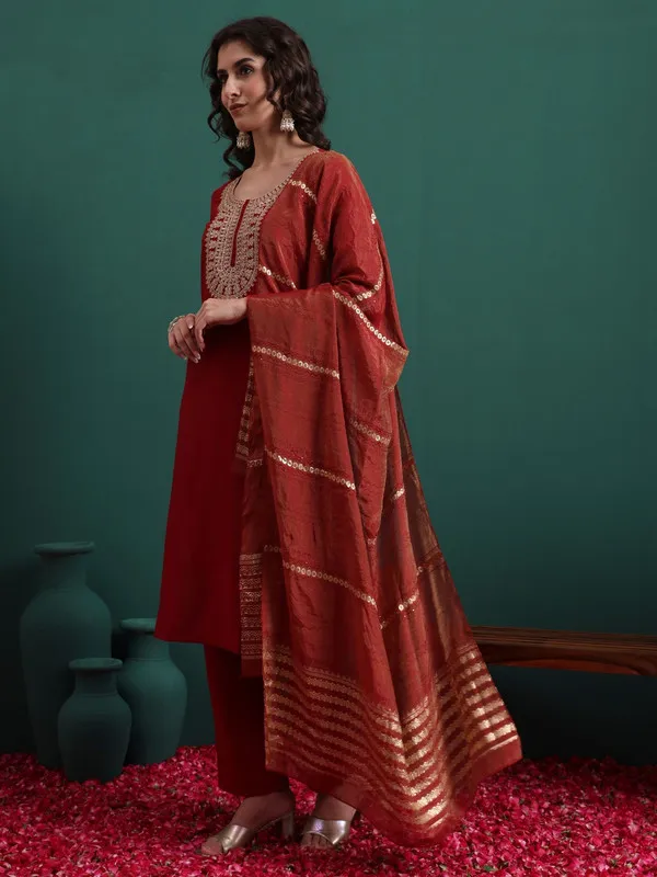 Womens_Viscose_Embroidery_Straight_Kurta_Pant_With_Dupatta