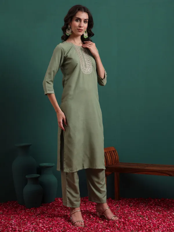Women's_Viscose_Embroidery_Straight_Kurta_Pant_With_Dupatta
