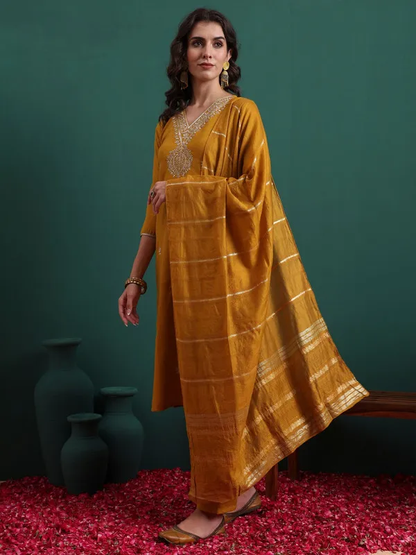 Women's_Viscose_Embroidery_Straight_Kurta_Pant_With_Dupatta