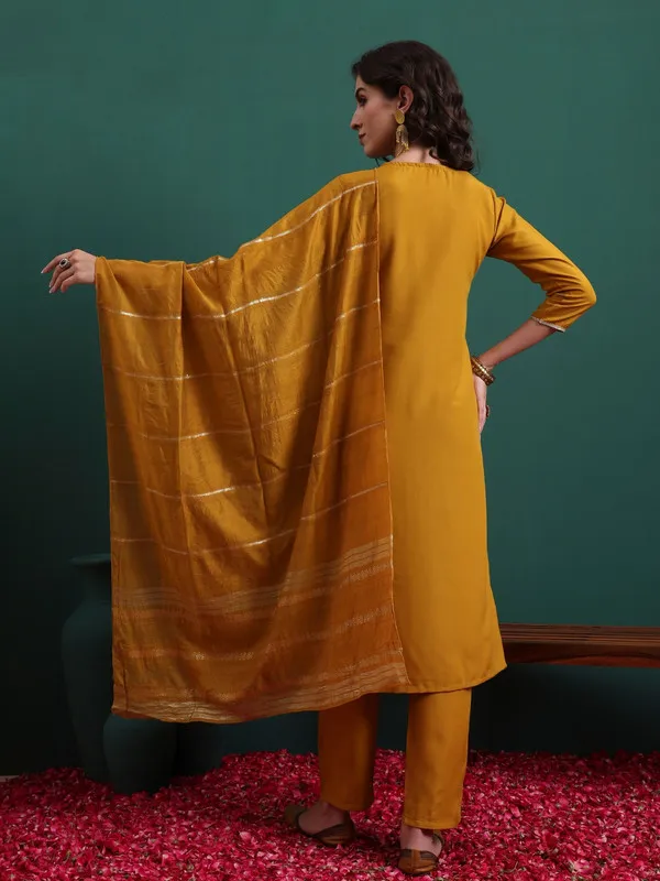 Women's_Viscose_Embroidery_Straight_Kurta_Pant_With_Dupatta