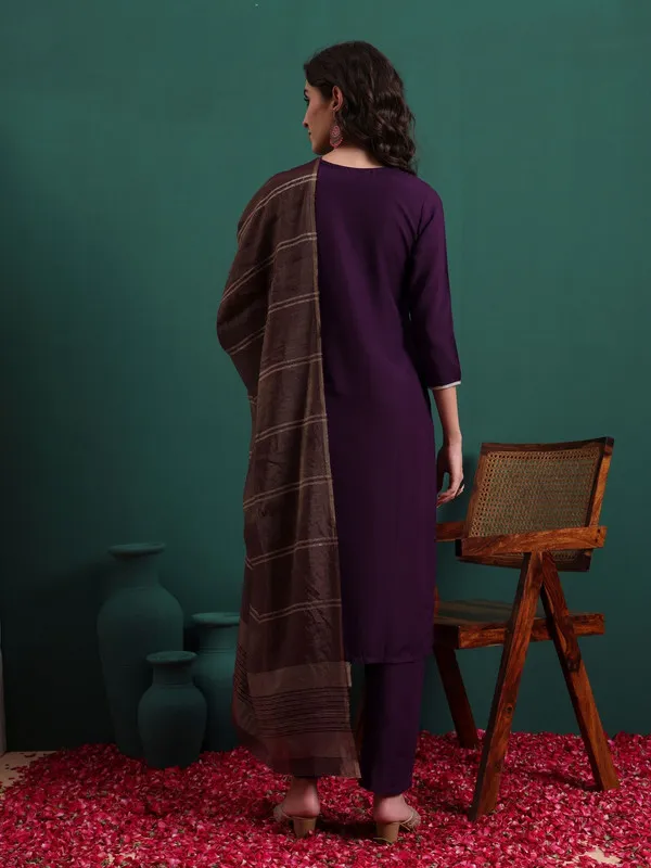 Women's_Viscose_Embroidery_Straight_Kurta_Pant_With_Dupatta