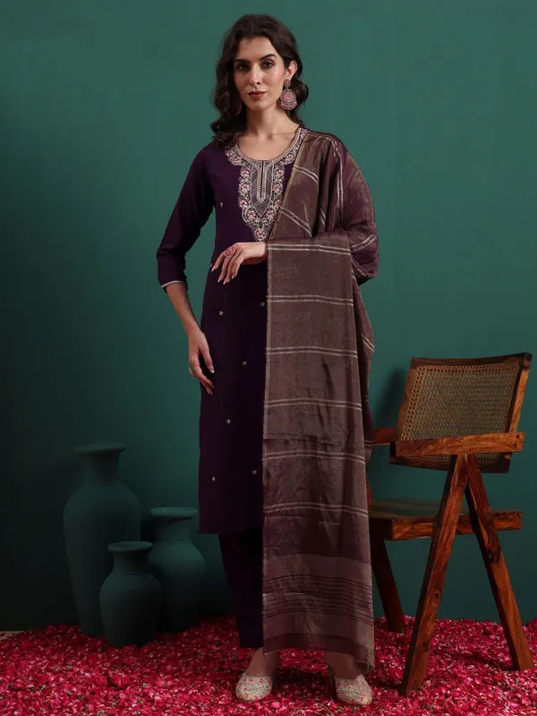 Womens_Viscose_Embroidery_Straight_Kurta_Pant_With_Dupatta