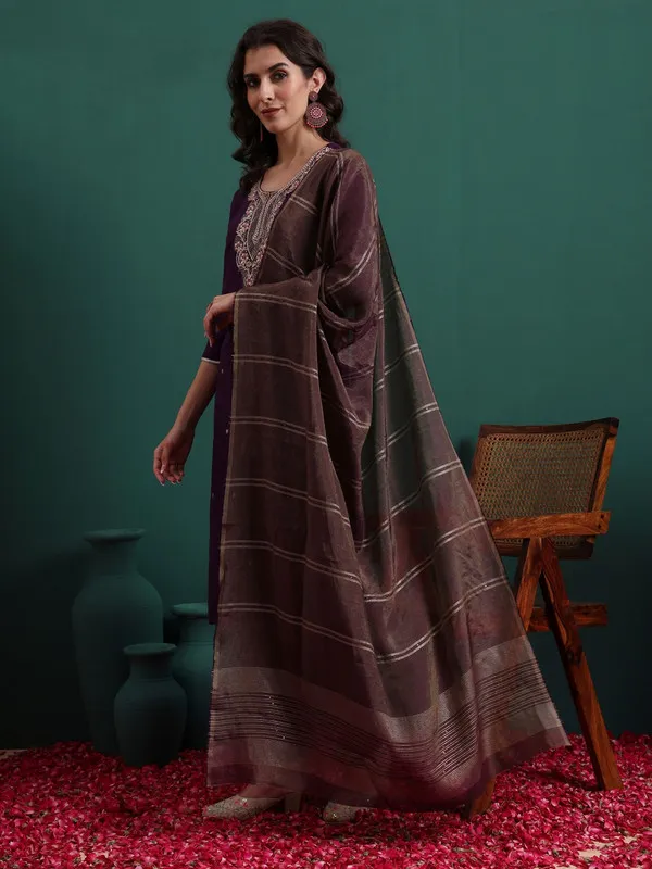 Womens_Viscose_Embroidery_Straight_Kurta_Pant_With_Dupatta