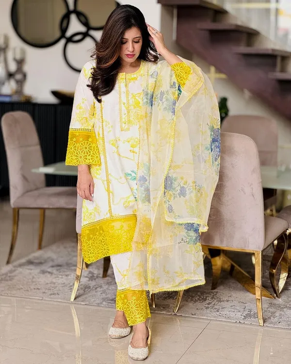 Women's_Viscose_Printed_Straight_Kurta_Pant_With_Dupatta