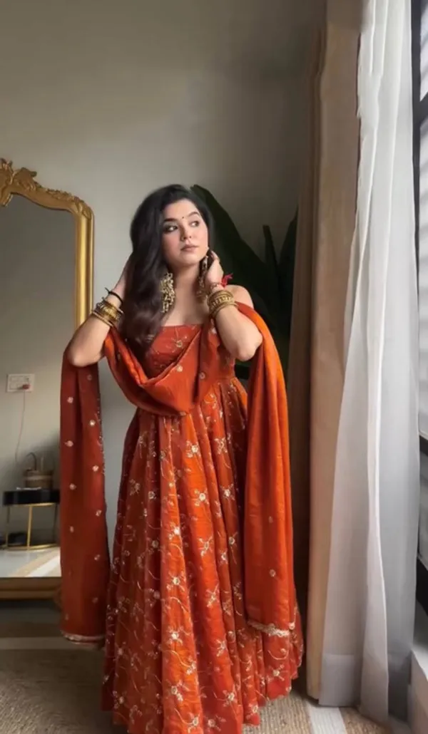 Women's_KesriyaNC_Silk_Embroidery_Anarkali_Kurta_Pant_With_Dupatta