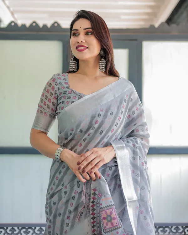 Grey_Linen_Cotton_Diagonal_Geometric_Print__Saree_with_Unstitched_Blouse