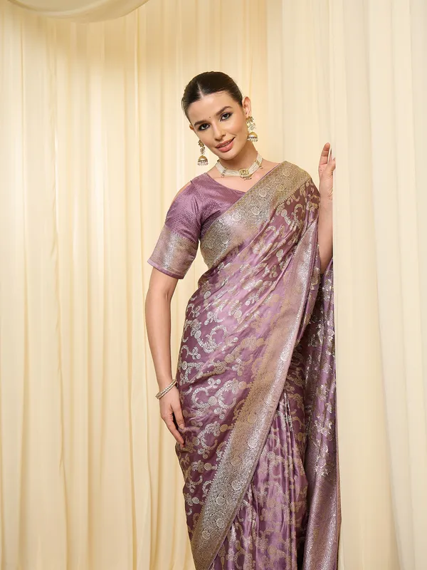 Lavender_Satin_Woven_Floral_Saree_For_Women