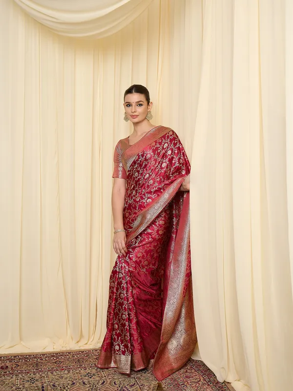 Red_Satin_Woven_Floral_Saree_For_Women