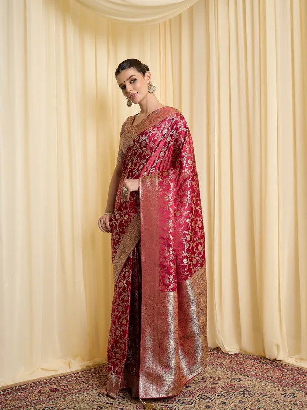 Red_Satin_Woven_Floral_Saree_For_Women