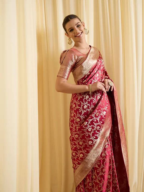 Red_Satin_Woven_Floral_Saree_For_Women
