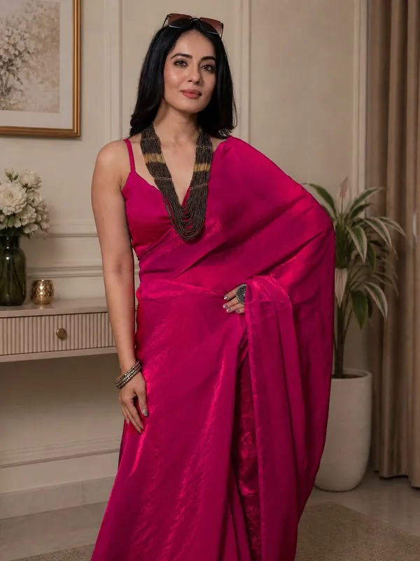 Magenta_Satin_Solid_Finish_Saree_For_Women