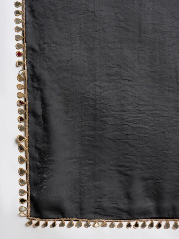 Black_Satin_Textured_Saree_For_Women