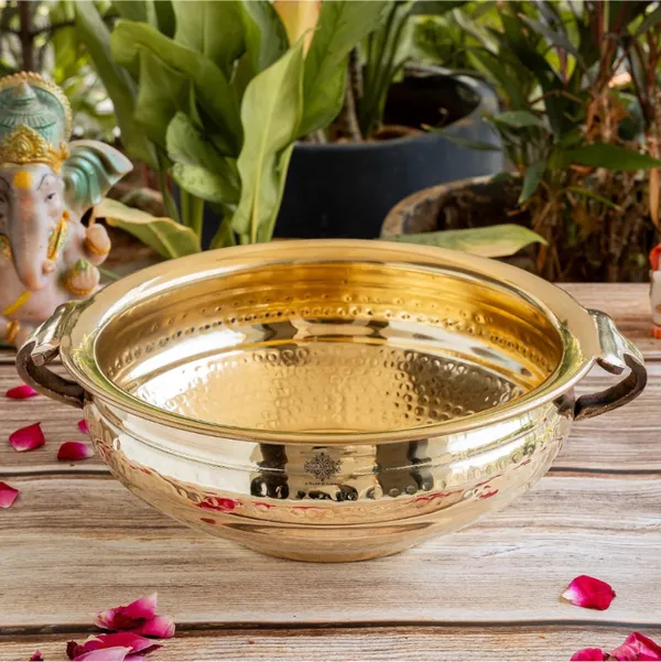 Brass_Traditional_Urli_Bowl_With_Handles_For_Floating_Flowers