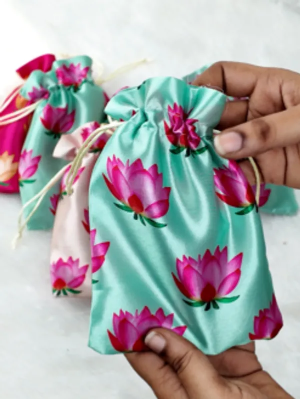 Hanuman_Chalisa_Lotus_Potli_Haldi_Kumkum_Gift_Hamper_-_Pack_of_2