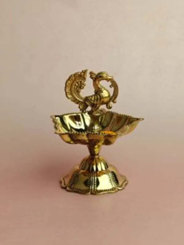 Brass_Traditional_Peacock_Motif_Diya