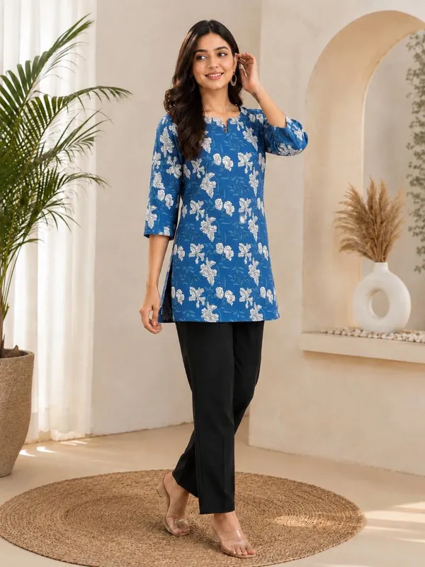 Blue_Floral_Print_Straight_Kurta_For_Women