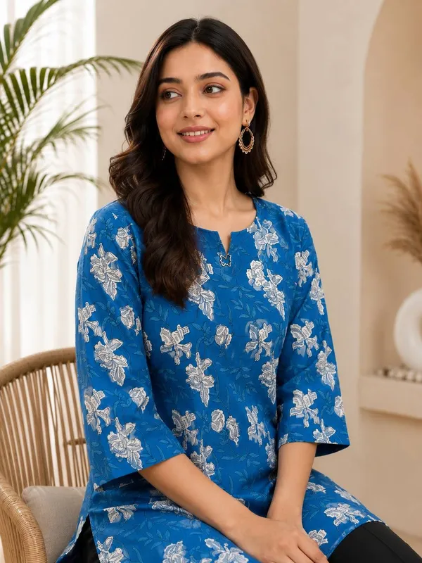 Blue_Floral_Print_Straight_Kurta_For_Women