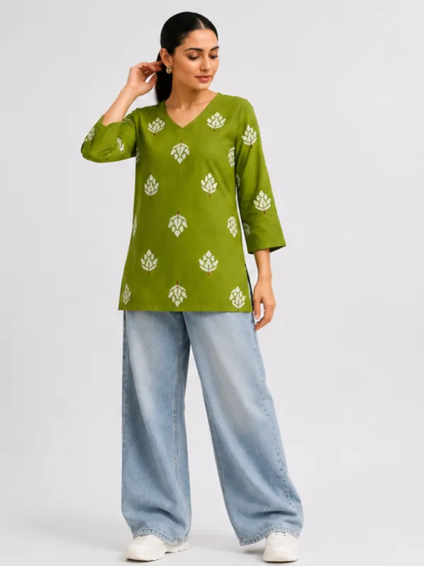 Green_Printed_Regular_Fit_Kurti_For_Women
