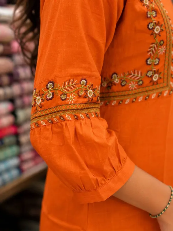 Orange_Textured_Embroidered_Straight_Kurta_For_Women