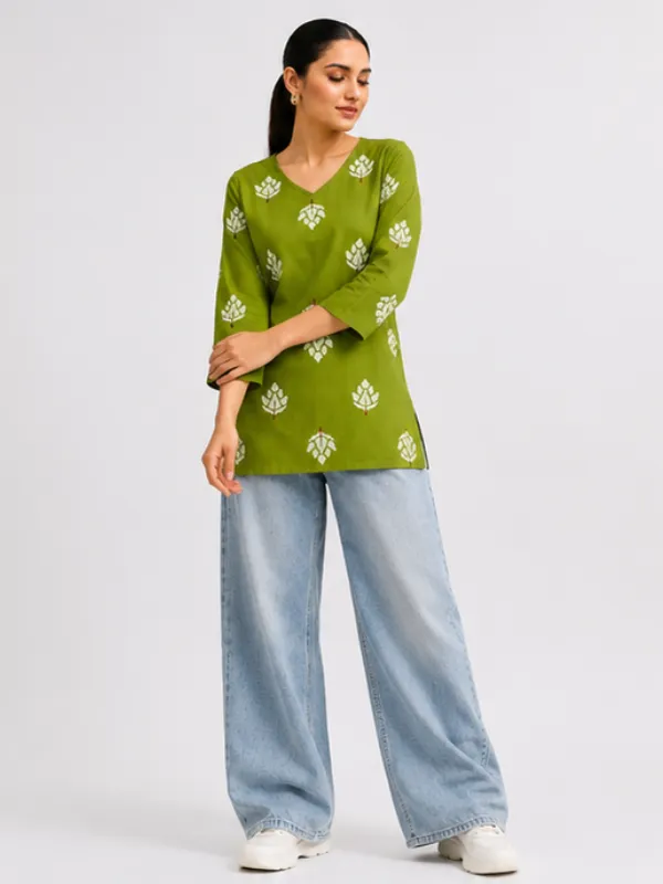 Green_Printed_Regular_Fit_Kurti_For_Women