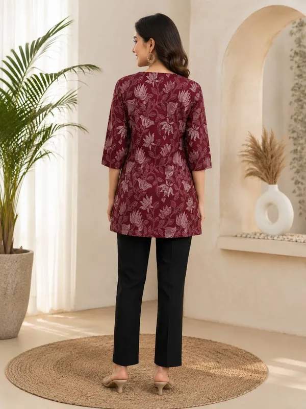 Maroon_Printed_Straight_Kurti_For_Women