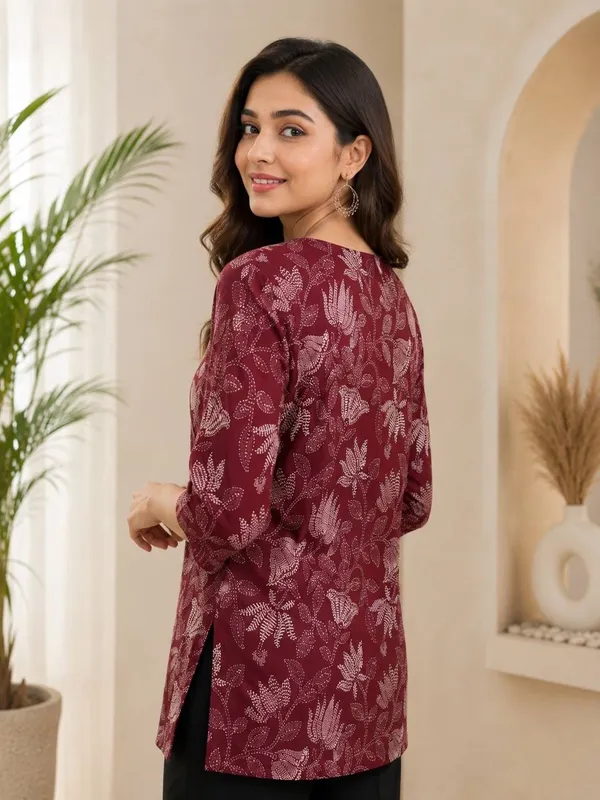 Maroon_Printed_Straight_Kurti_For_Women