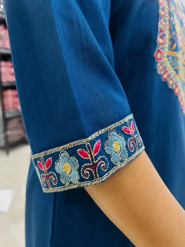 Blue_Embroidered_V_Neck_Kurta_For_Women